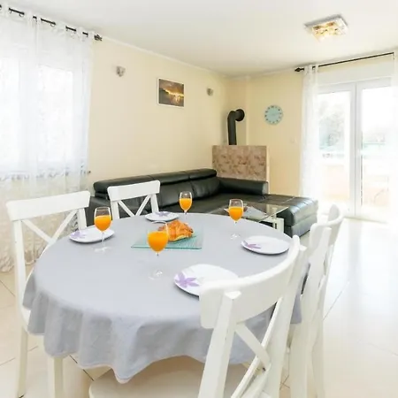 Charmant Garden View Apartment * Pula