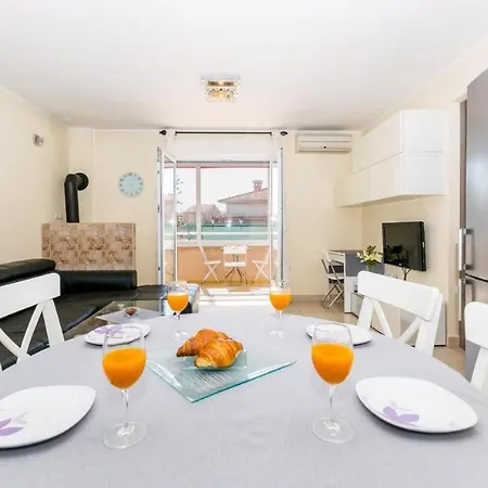 Charmant Garden View Apartment *